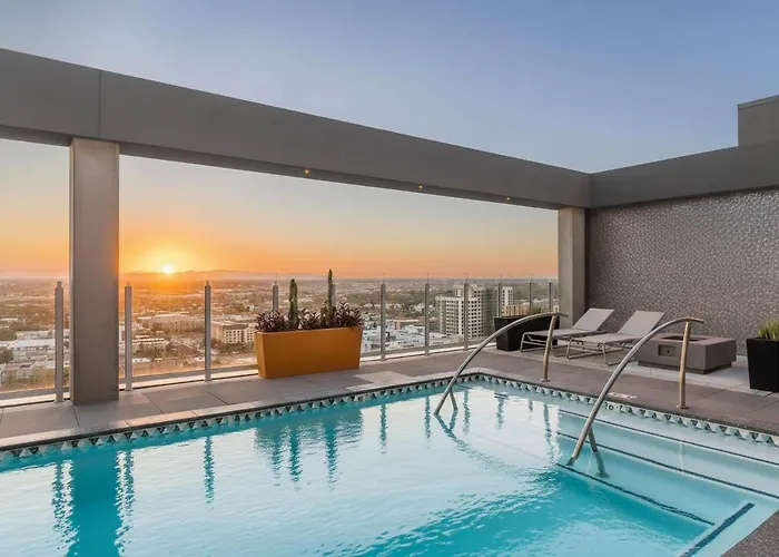 Boulevard Highrise Stu Sky Pool Parking Gym 35 *